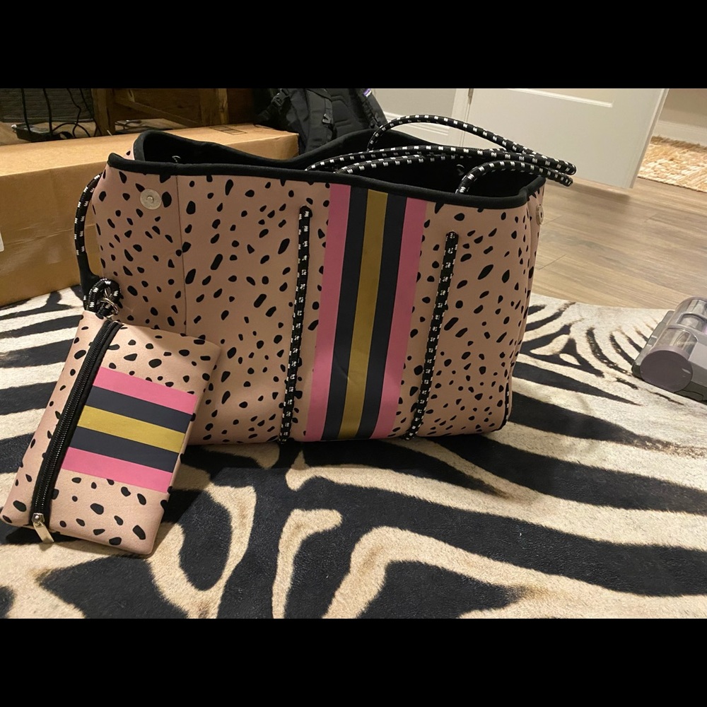 Spotted neoprene bag